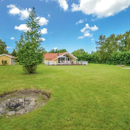 Vakantiehuis Three-bedroom In Nykobing Sj *