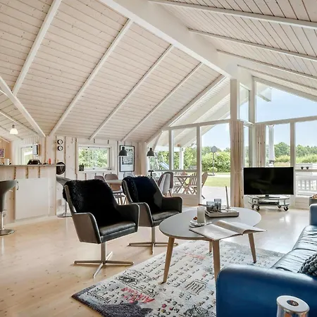Vakantiehuis Three-bedroom In Nykobing Sj